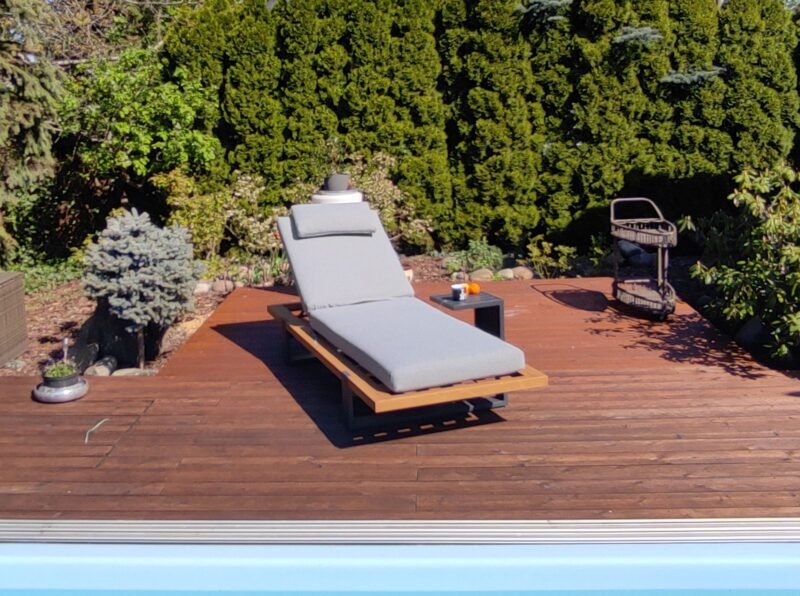 CROTONE-2.jpg Aluminiowy leżak ogrodowy z materacem LAZZARO