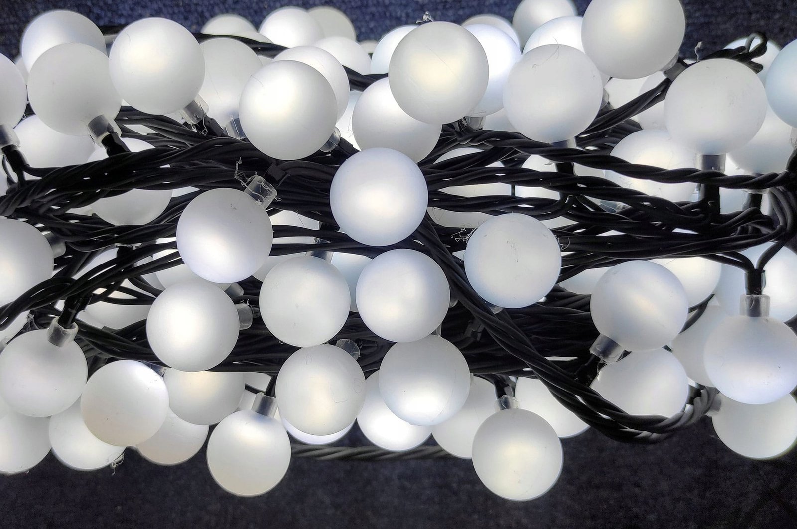 Lampki ogrodowe girlandy ogrodowe 20 metrów zewnętrzne 200 LED Światło stałe - Zimny Biały 16 49178aebe840469f6ca2c9aec32cc17d