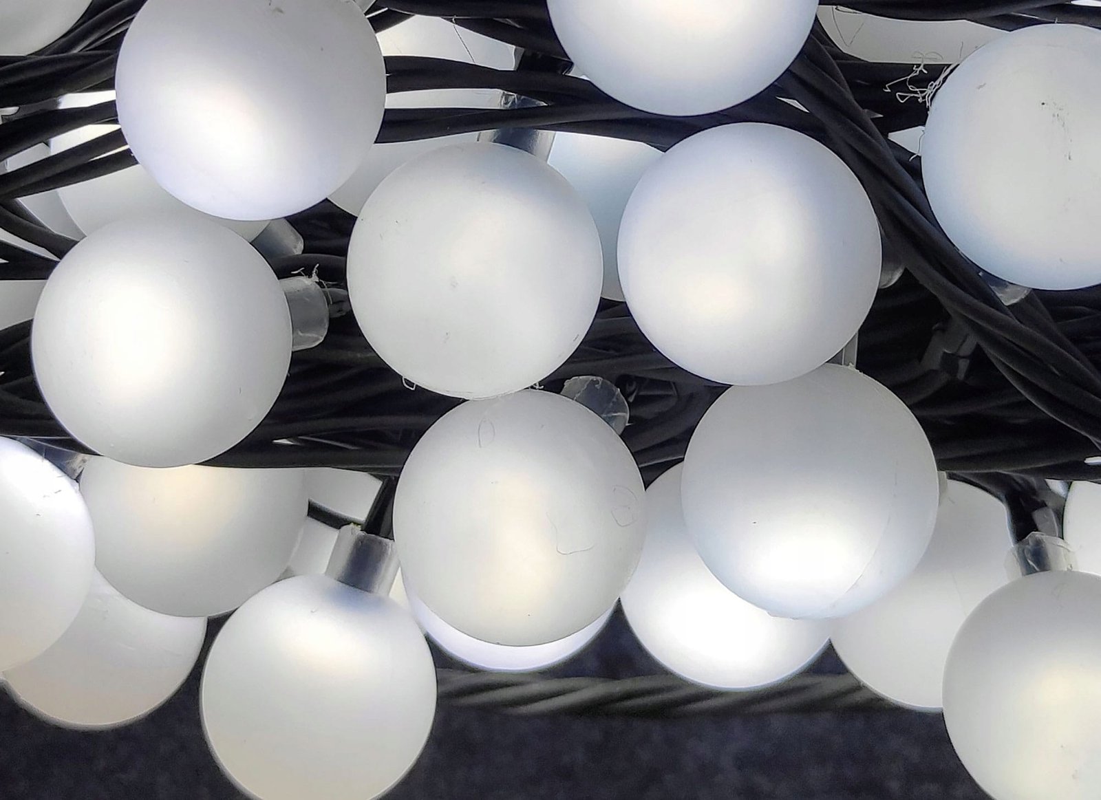 Lampki ogrodowe girlandy ogrodowe 20 metrów zewnętrzne 200 LED Światło stałe - Zimny Biały 15 7a6e0889b5ab19d29360131323398066